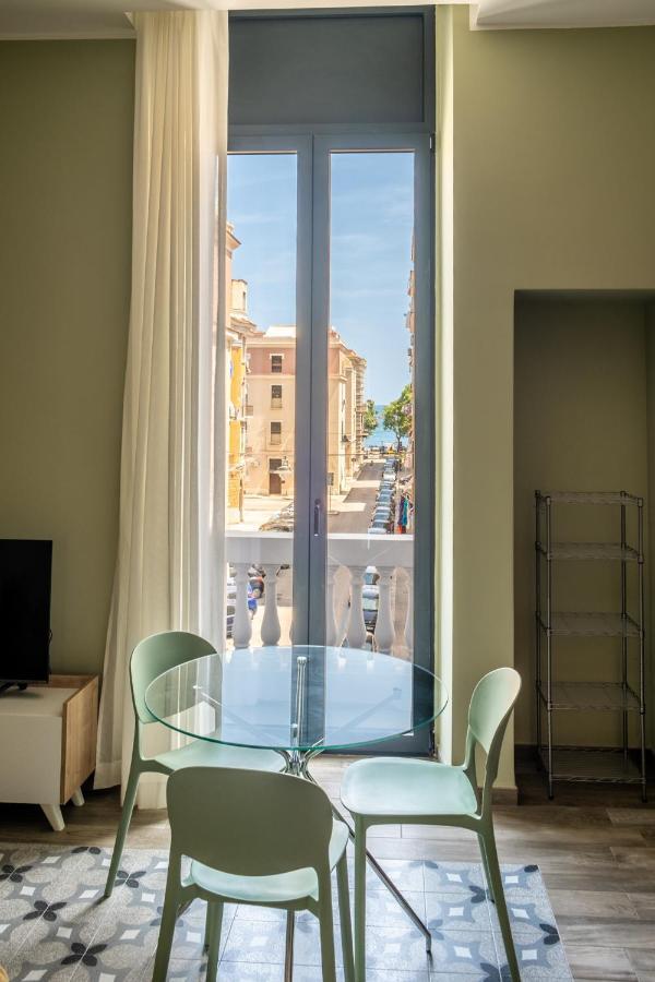 Palazzo Zippitelli Apartments Bari Exteriör bild